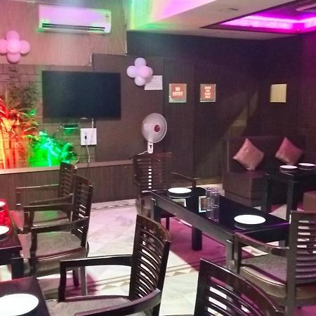 Rass Hotel Kanpur Bagian luar foto