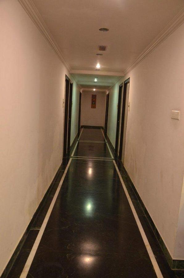 Rass Hotel Kanpur Bagian luar foto