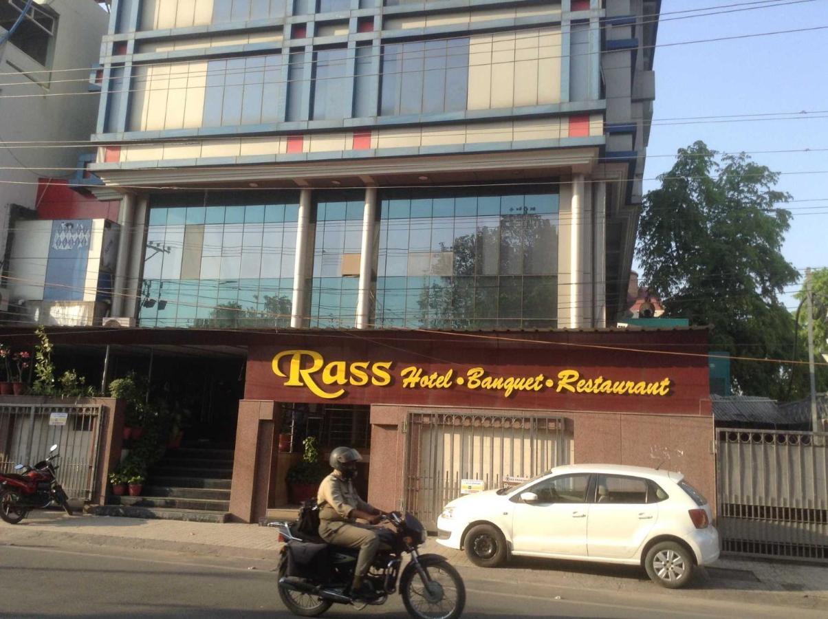 Rass Hotel Kanpur Bagian luar foto