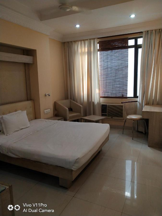 Rass Hotel Kanpur Bagian luar foto
