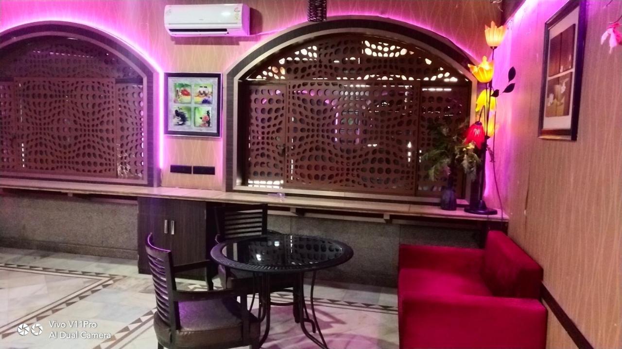 Rass Hotel Kanpur Bagian luar foto