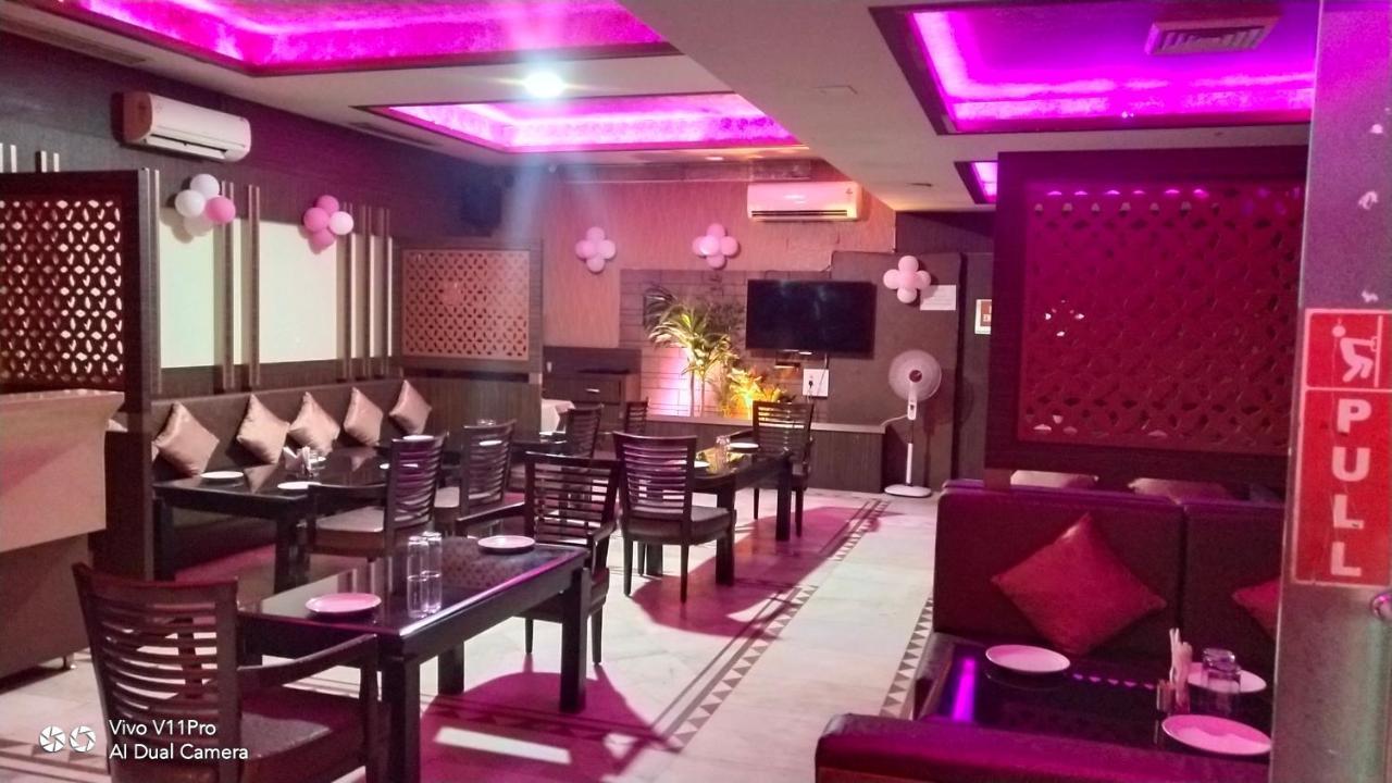 Rass Hotel Kanpur Bagian luar foto