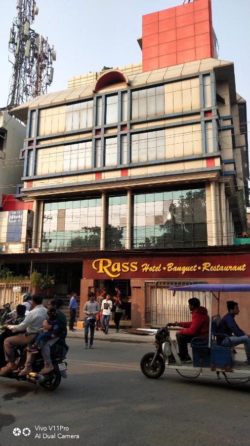 Rass Hotel Kanpur Bagian luar foto