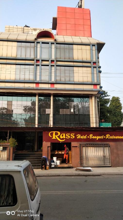 Rass Hotel Kanpur Bagian luar foto