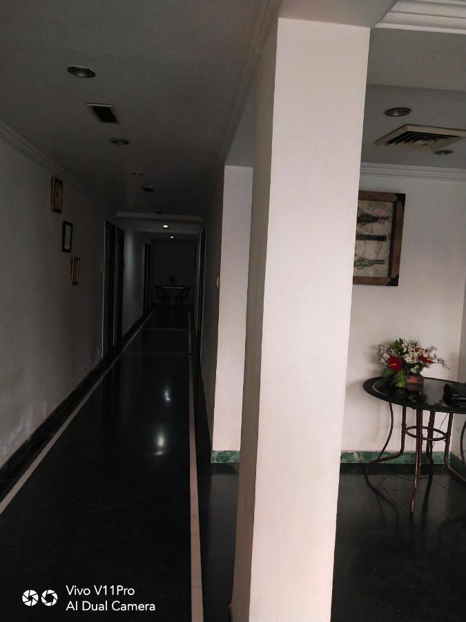 Rass Hotel Kanpur Bagian luar foto