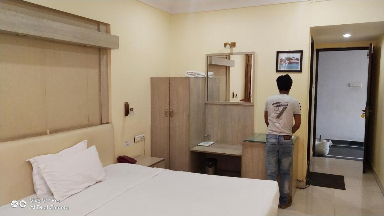 Rass Hotel Kanpur Bagian luar foto